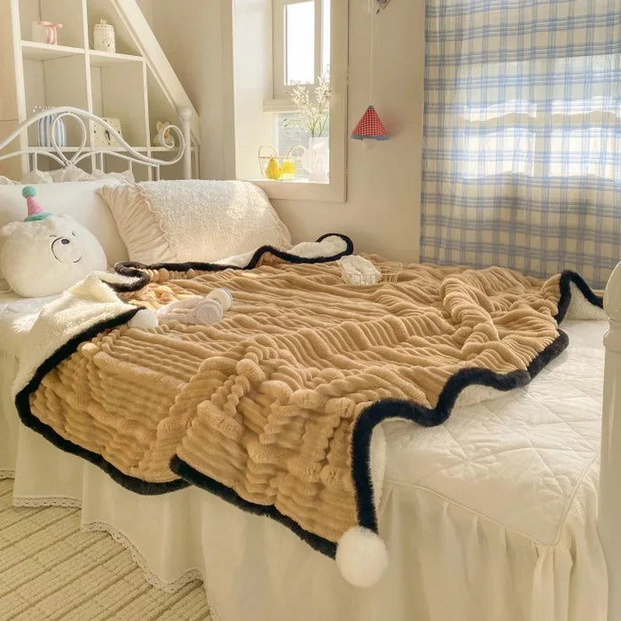 new autumn and winter mother draw lamb fleece ball blanket office nap thickened small blanket airplane blanket