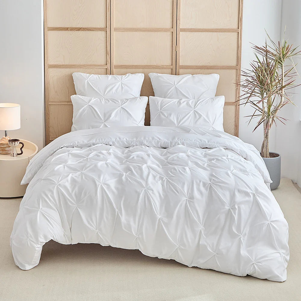 3pcs Bedding Cover .Craft twist design .Simple and superior .Soft and comfortable fabric .Suitable men and women bedroom decoration