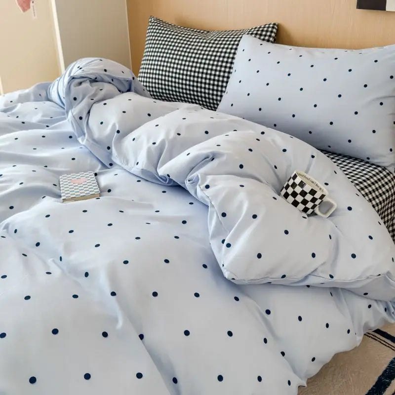 Ins Simple Blue Dot Bedding Sets 2025 New Girls Bed Sheet Set Four Piece With Pillowcases Dormitory Quilt Set No Filling