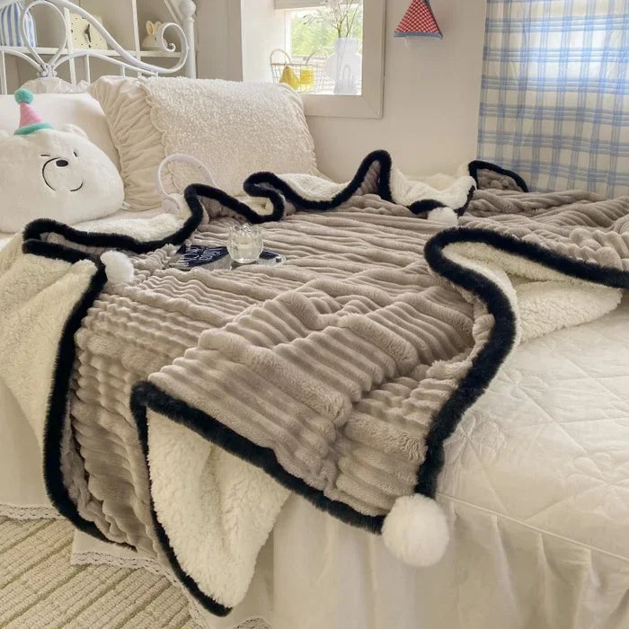 new autumn and winter mother draw lamb fleece ball blanket office nap thickened small blanket airplane blanket
