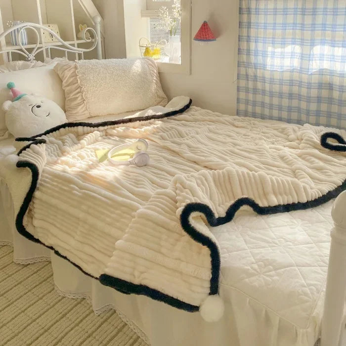 new autumn and winter mother draw lamb fleece ball blanket office nap thickened small blanket airplane blanket
