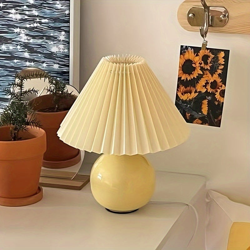 Ceramic Bottom Pleated Table Lamp USB Push Button Switch Bedroom Bedside Decoration Scandinavian Retro Table Lamps