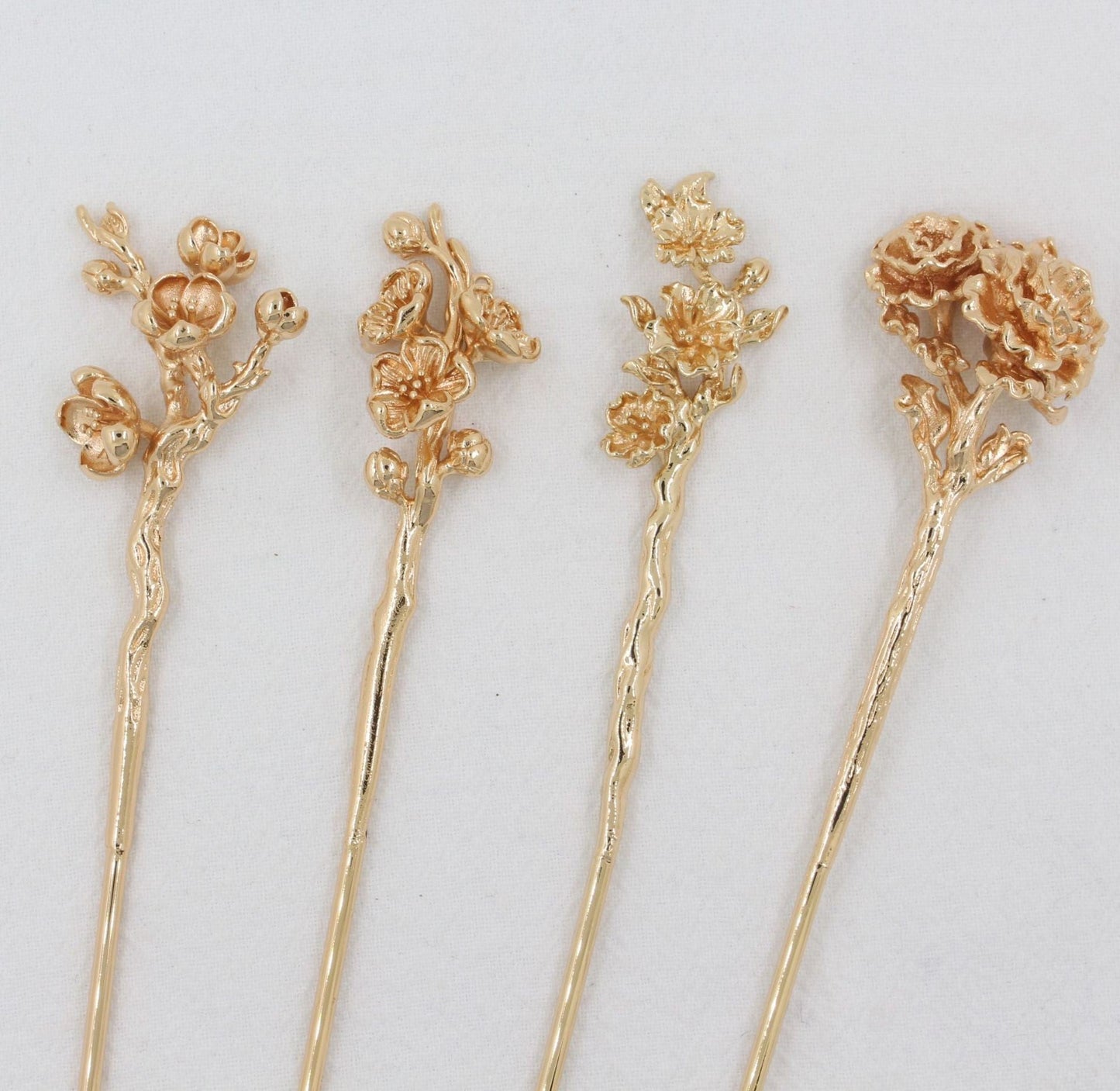 Antique Material Flower Season Hairpin