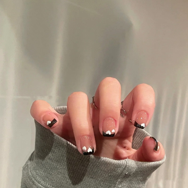 24Pcs/Box New Christmas Elk Snowflake Fake Nails Artificial Short Round Press on Acrylic Nails Tips Coffin Nail with Glue