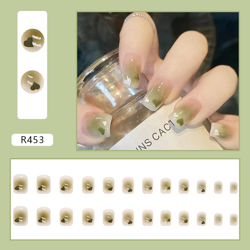 24Pcs/Box New Christmas Elk Snowflake Fake Nails Artificial Short Round Press on Acrylic Nails Tips Coffin Nail with Glue