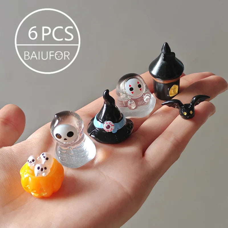 Miniature Christmas Tree Santa Claus Snowmen Gift Box Terrarium Accessories Fairy Garden Figurines Dollhouse Decor