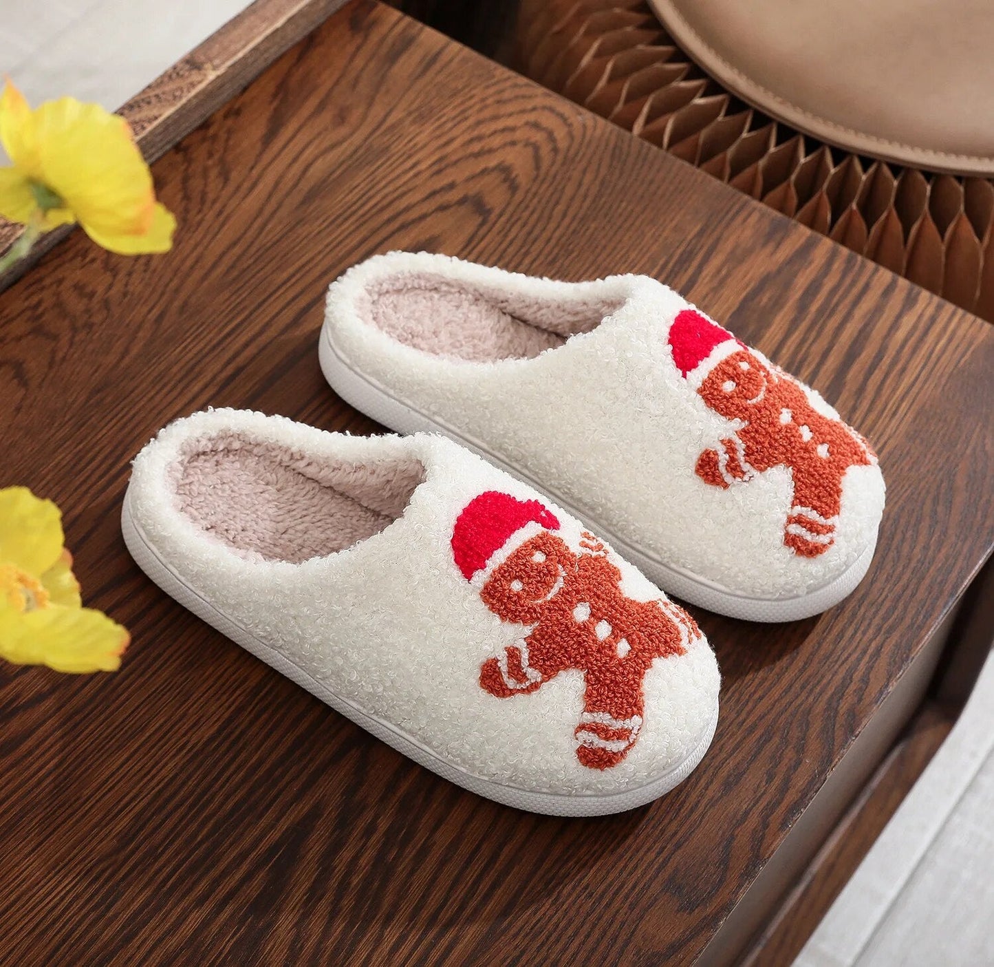 New Christmas Gifts Santa Claus Elk Slippers Cute Gingerbread Man Warm Cotton Slippers Men Women Hot Winter Home Cotton Slippers