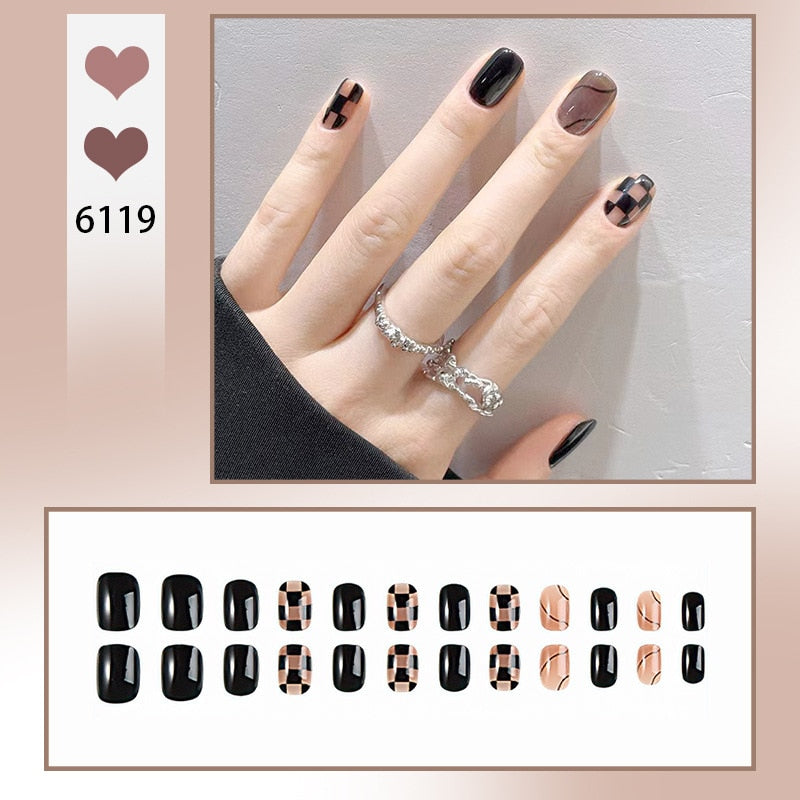 24Pcs/Box New Christmas Elk Snowflake Fake Nails Artificial Short Round Press on Acrylic Nails Tips Coffin Nail with Glue