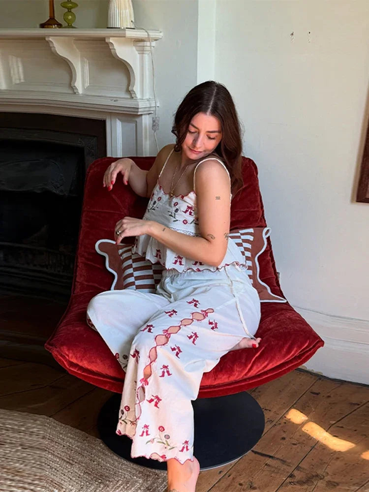 White Flower Embroidery Tank Top And Pants Sets