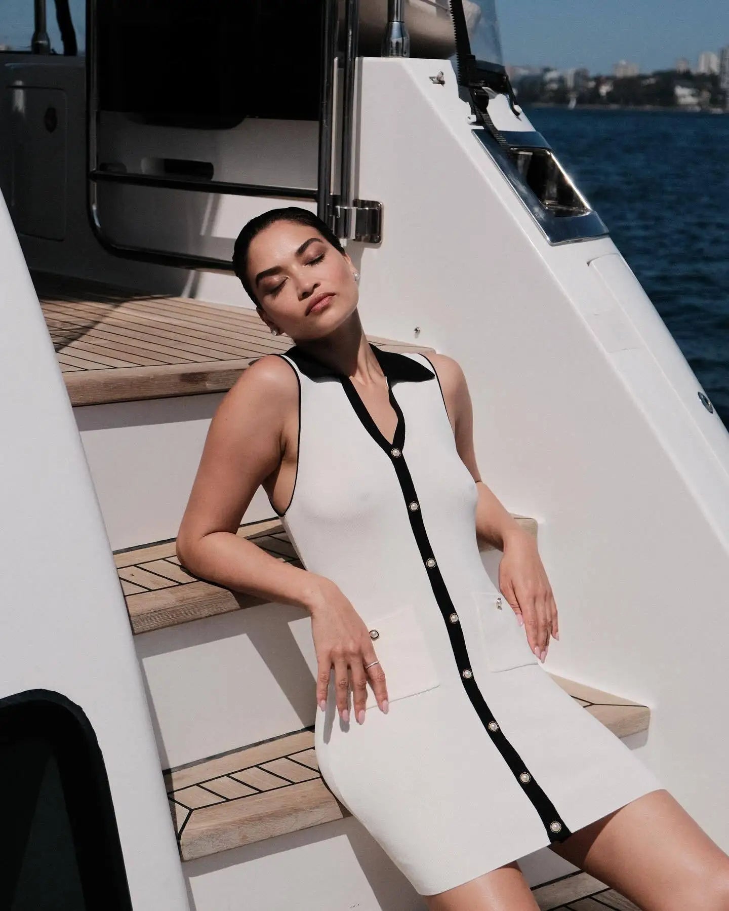 White Contrast Buttoned Collar Mini Dress