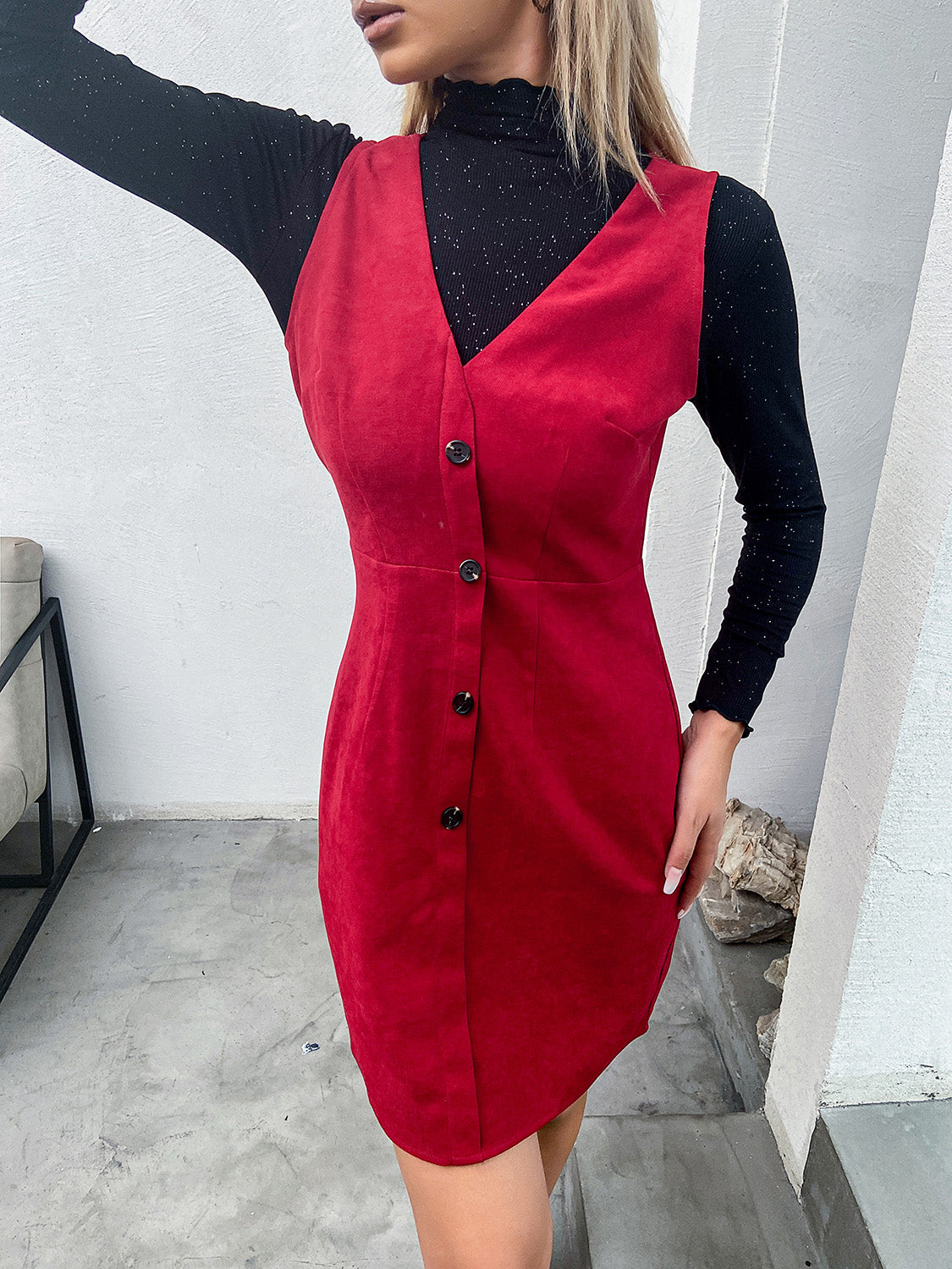 Red V-Neck Sleeveless Buttoned Dress