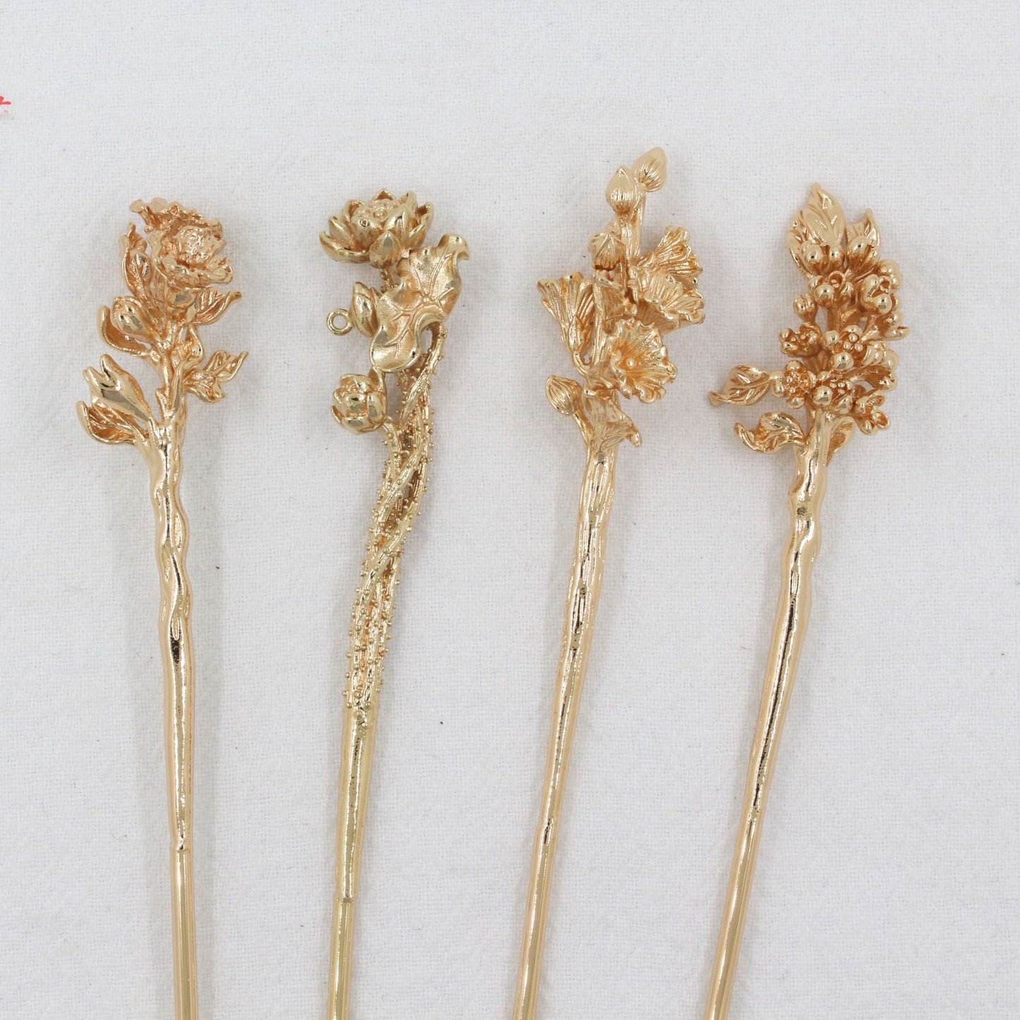 Antique Material Flower Season Hairpin