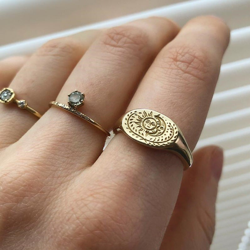 Fashion New Retro Sun And Moon Ring