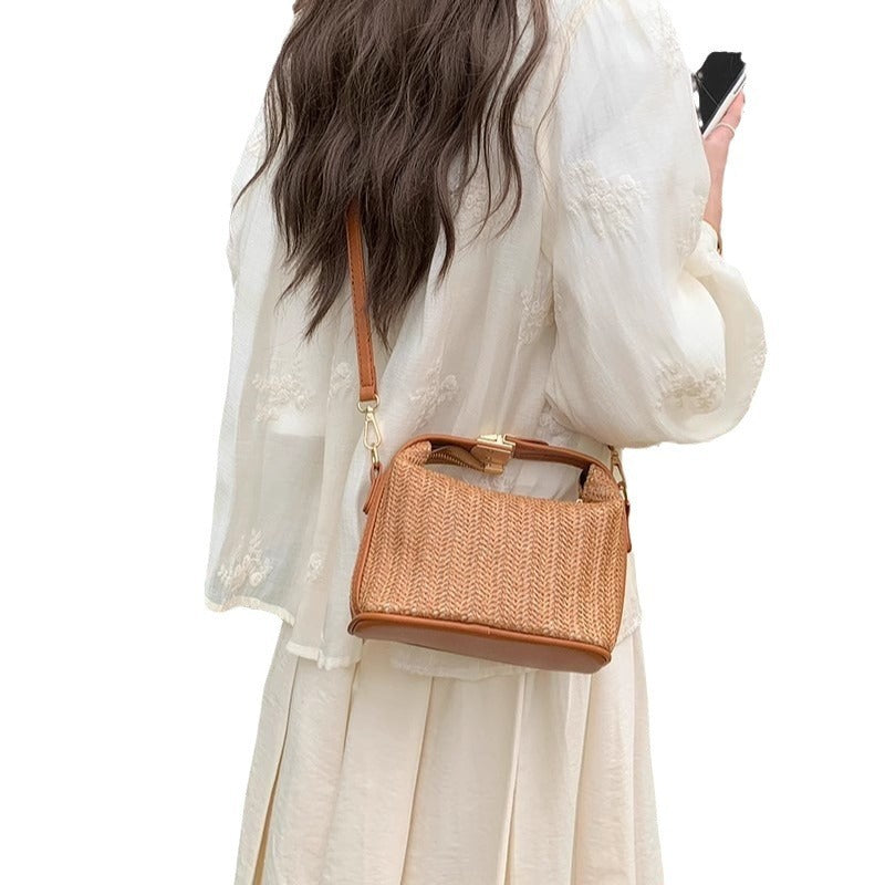 Portable Straw Shoulder Messenger Bag Fashion